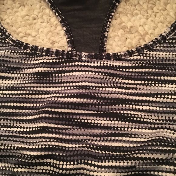 Victoria Secret sports bra size small NWT - Picture 3 of 6